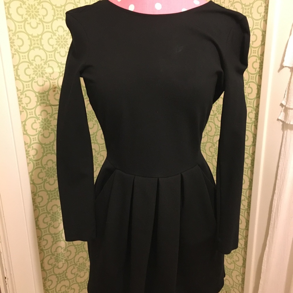 Black Aritzia Mini